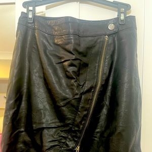 Leather asymmetrical skirt with zipper detail